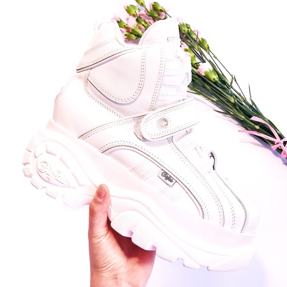 Buffalo London Shoes - 💖 SOLD 💖 Buffalo London Classic Hightop Trainers